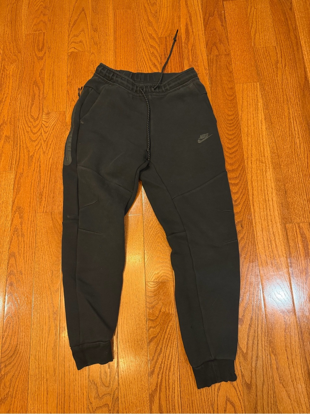 Nike Tech Men’s size medium Black Jogger Sweatpants 2 pairs same size